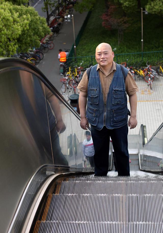 百度胖老师吧上海市公安局轨道交通分局石宇玉老师求救 微 信抖音快手百度贴吧百科图片视频知道搜索上海胖老 ...